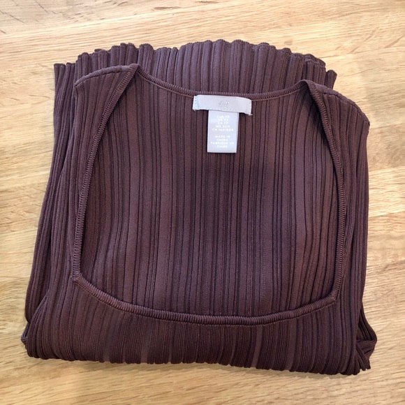 Gorgeous knee-length fitted dress, worn once. - Picture 7 of 9